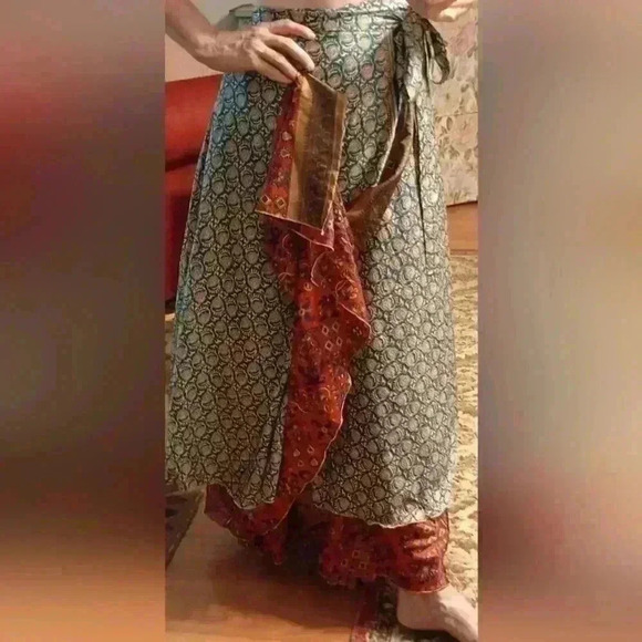 Reversible SILK OSFA Wrap Skirt - Picture 13 of 15